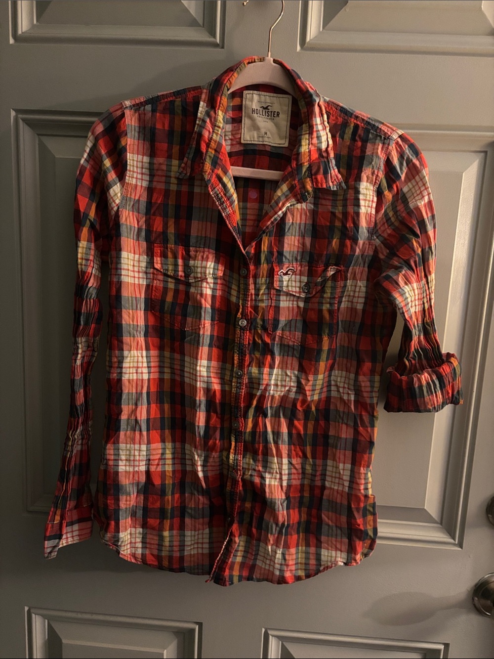 Hollister Red Navy and Cream Plaid Button-Down Shirt